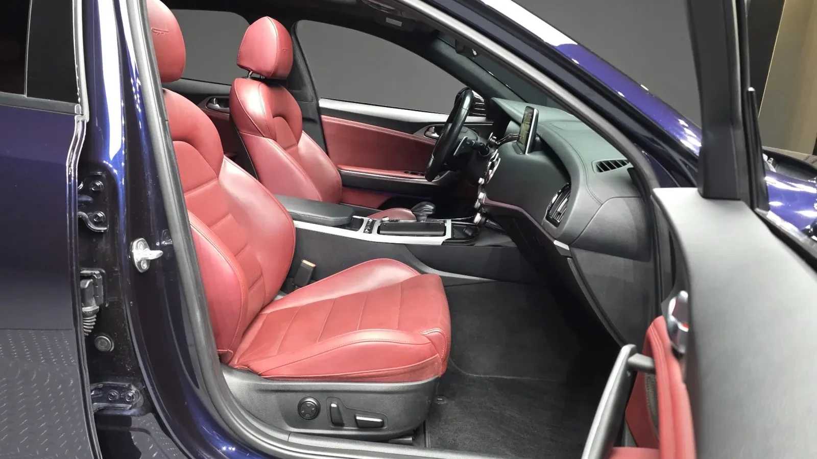 Kia Stinger * 3.3T AWD GT* , снимка 3 - Автомобили и джипове - 55146088