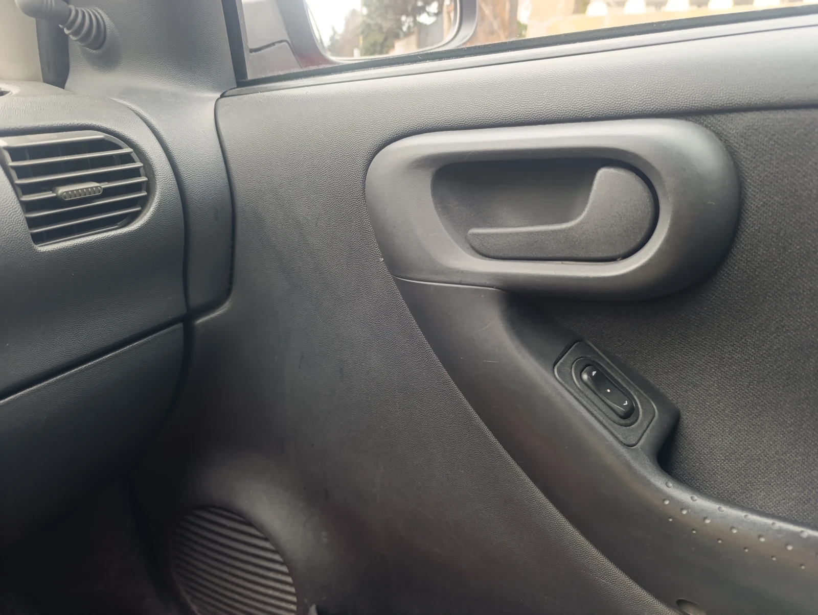 Opel Corsa 1.2 бензин, снимка 6 - Автомобили и джипове - 55477465