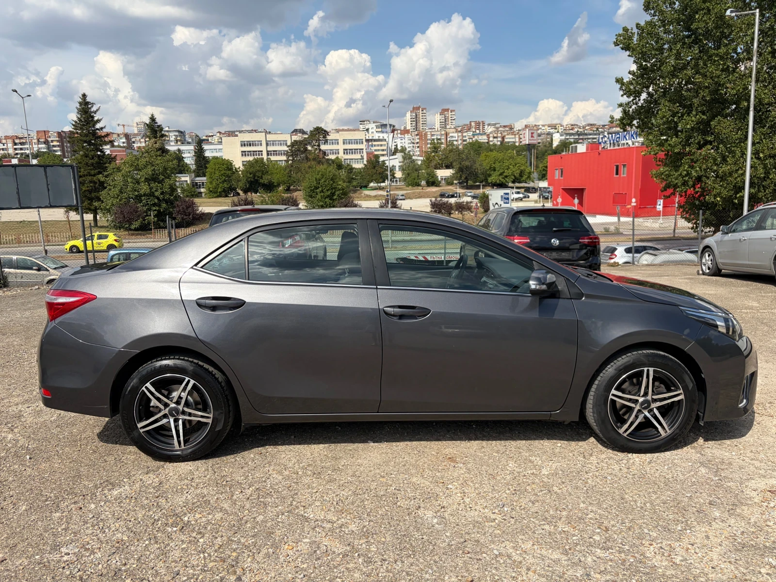 Toyota Corolla 1.4 D4d 90hp, снимка 8 - Автомобили и джипове - 55940284