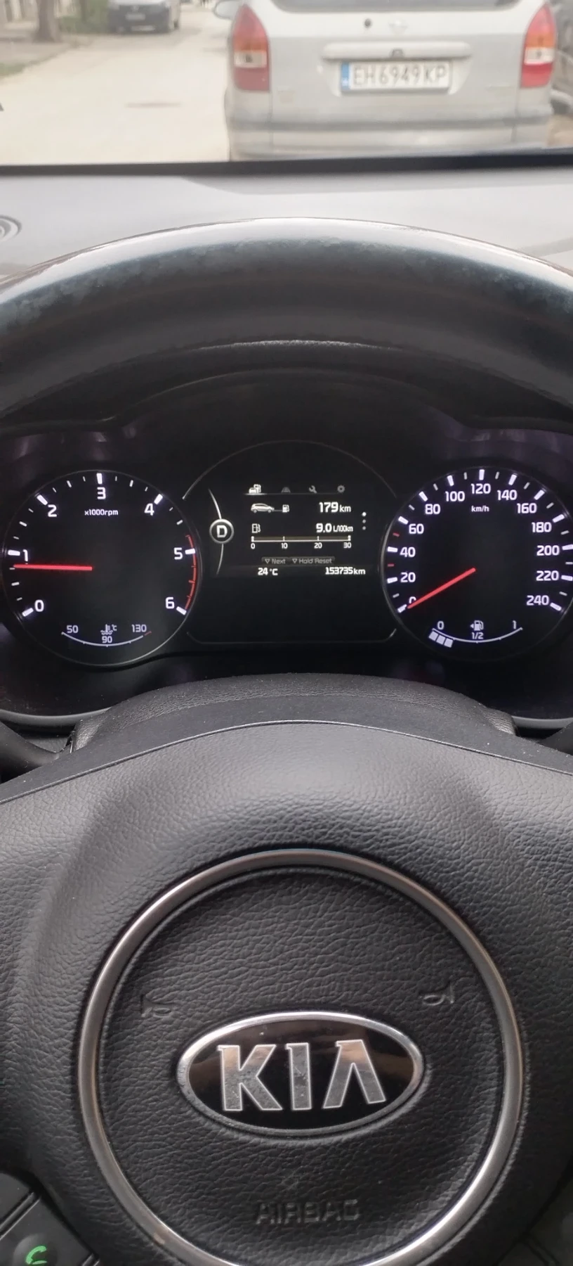 Kia Carens 1.7 CRDI, снимка 7 - Автомобили и джипове - 56360699
