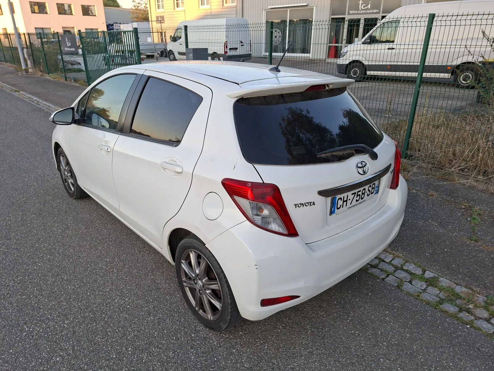 Toyota Yaris 1.4 d4d, снимка 8 - Автомобили и джипове - 56570408