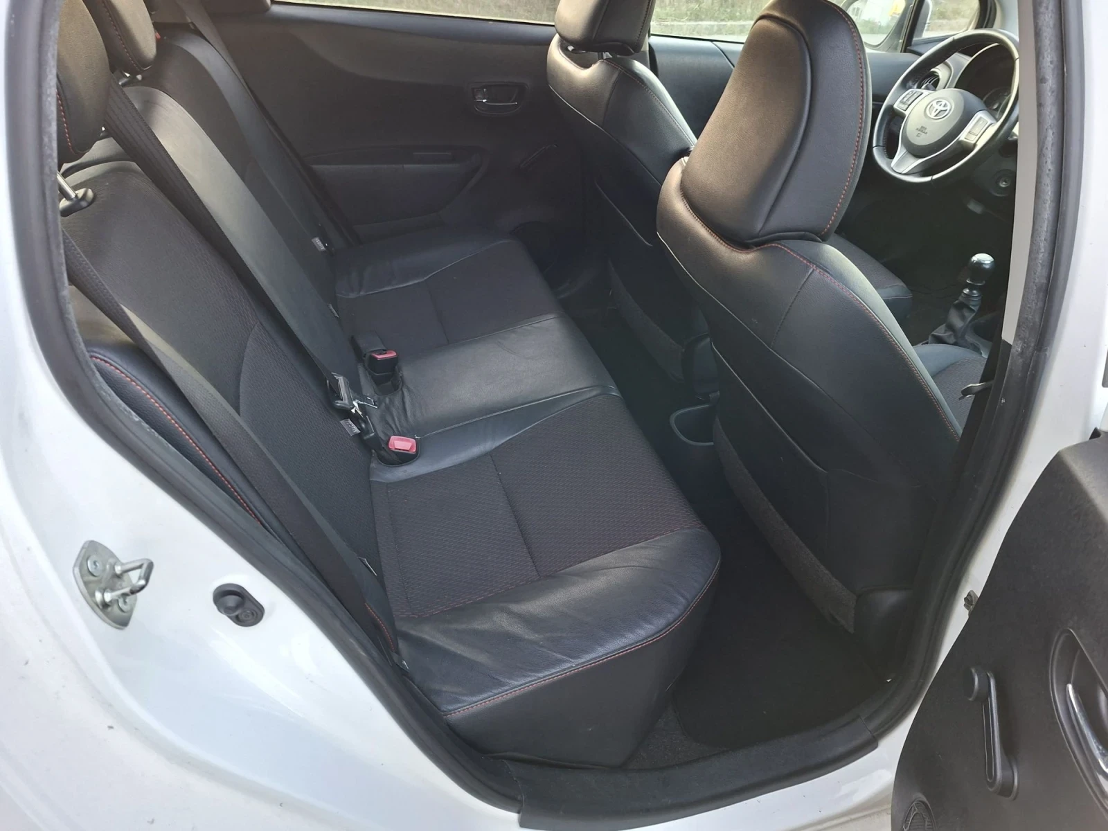 Toyota Yaris 1.4 d4d, снимка 5 - Автомобили и джипове - 56570408