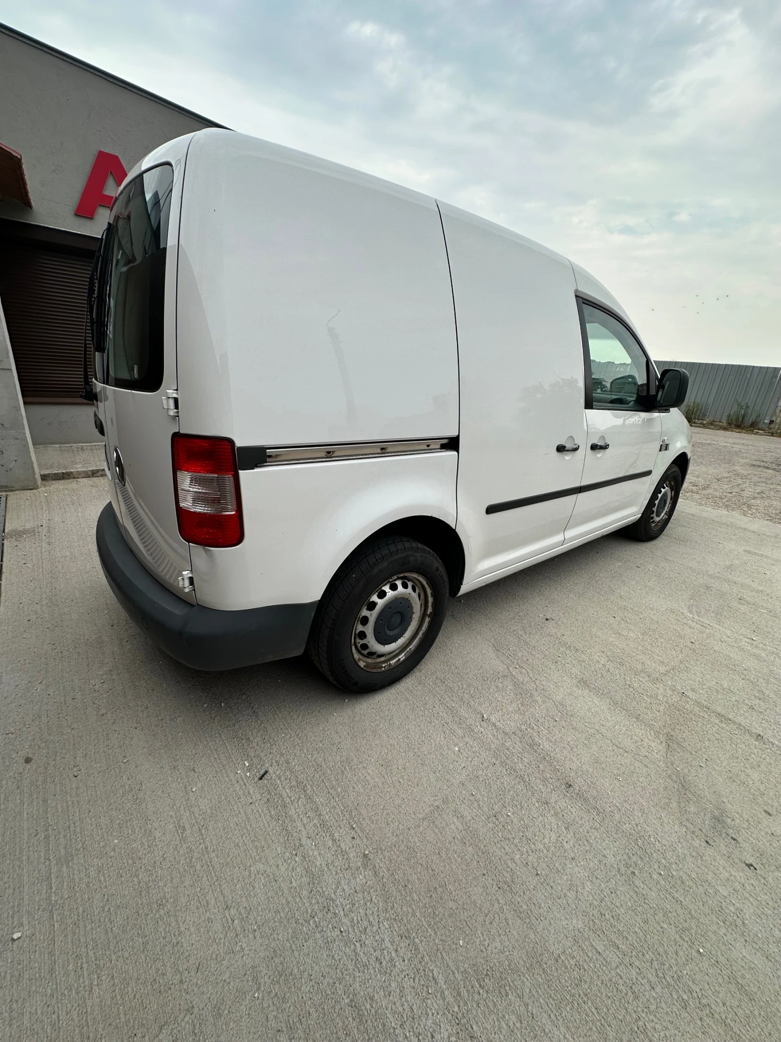 VW Caddy 1.9TDI* BLS* Klimatik, снимка 7 - Автомобили и джипове - 56666650