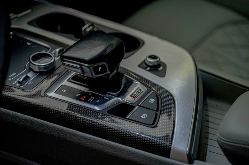 Audi SQ7 4.0TDI/Exclusive/Ambient/Distronic/Virtual/Камера, снимка 9 - Автомобили и джипове - 52485286