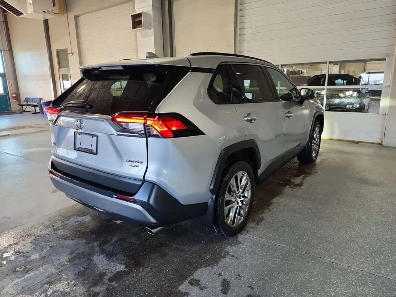 Toyota Rav4 * LIMITED * CARFAX * БЕЗ ПЪРВОНАЧАЛНА ВНОСКА, снимка 3 - Автомобили и джипове - 53539918