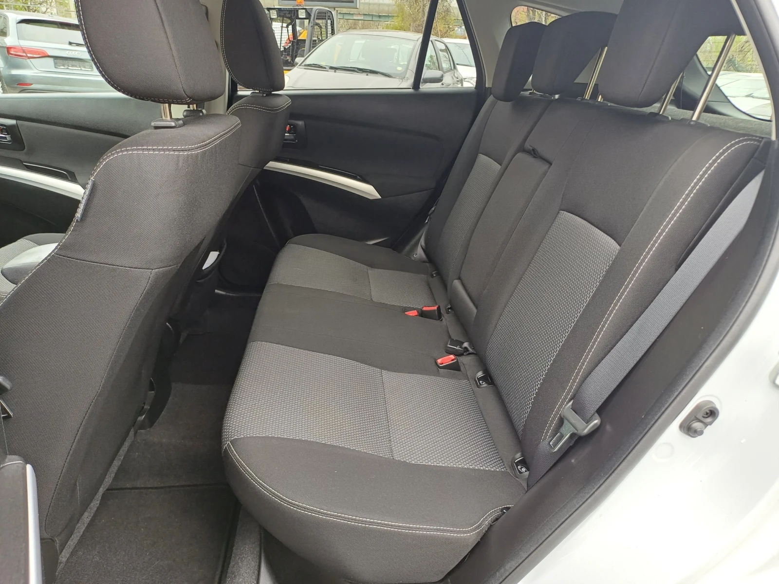 Suzuki SX4 S-Cross 1.9 D - изображение 10