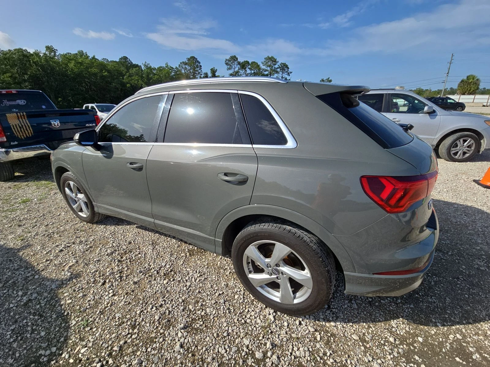 Audi Q3 2.0T Premium/ФИКСИРАНА ЦЕНА! ПОДГРЕВИ/ПАНОРАМА - изображение 4