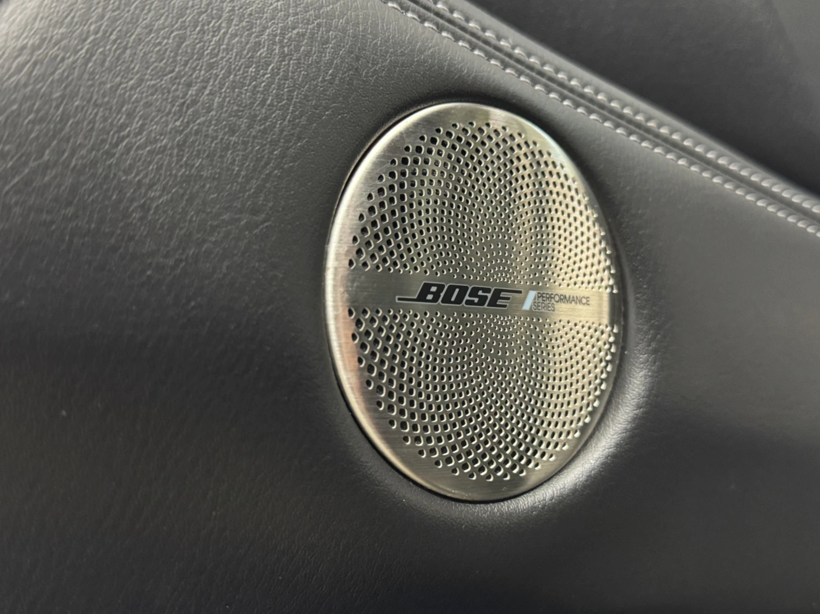 Infiniti QX80 5.6 V8 4x4 / LUXE / 7 Seats / 360 / PANO - изображение 8