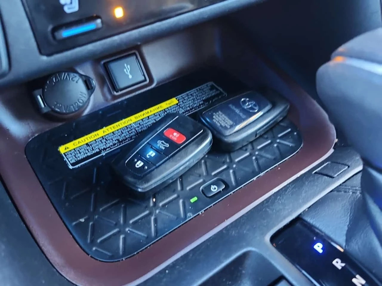 Toyota Rav4 * LIMITED * CARFAX * БЕЗ ПЪРВОНАЧАЛНА ВНОСКА - изображение 8