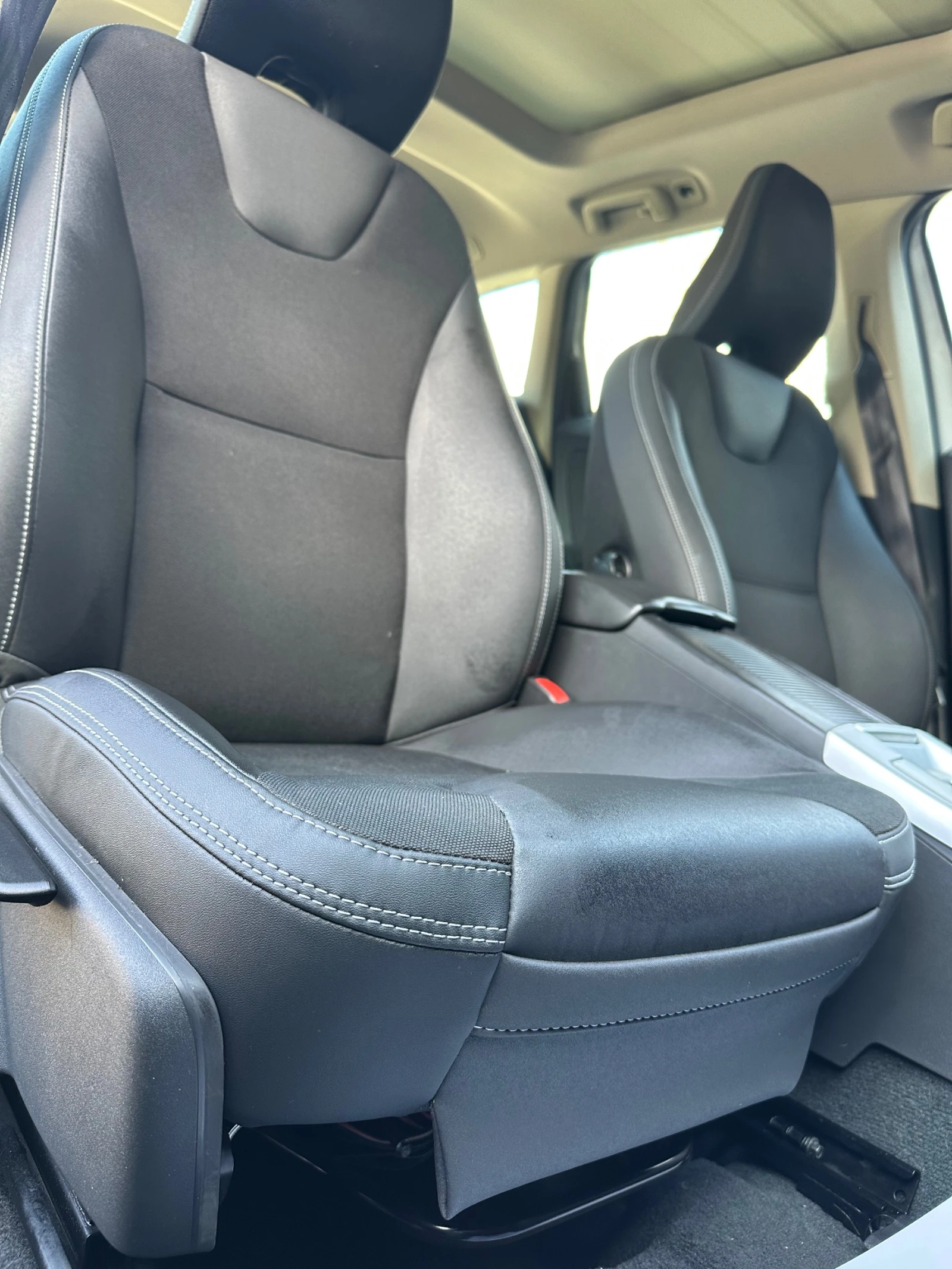 Volvo XC60 2.4 D * АВТОМАТ* 4х4* , снимка 13 - Автомобили и джипове - 53767251