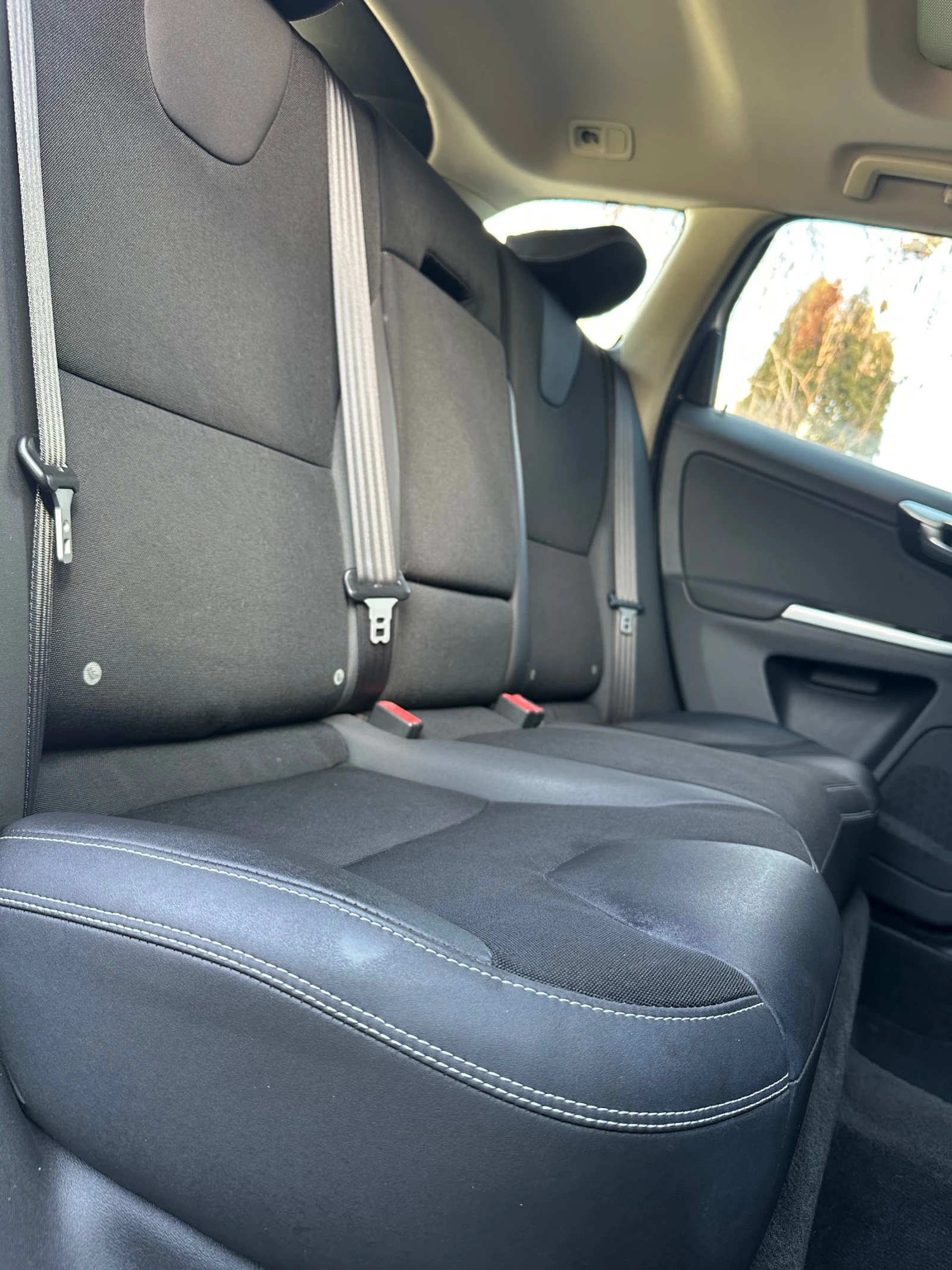 Volvo XC60 2.4 D * АВТОМАТ* 4х4* , снимка 12 - Автомобили и джипове - 53767251