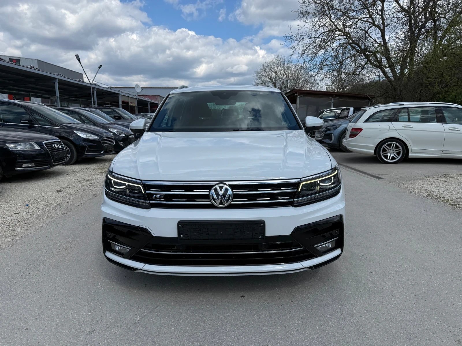VW Tiguan 2.0TDI - 150к.с. - 4MOTION - R-LINE, снимка 3 - Автомобили и джипове - 54148443