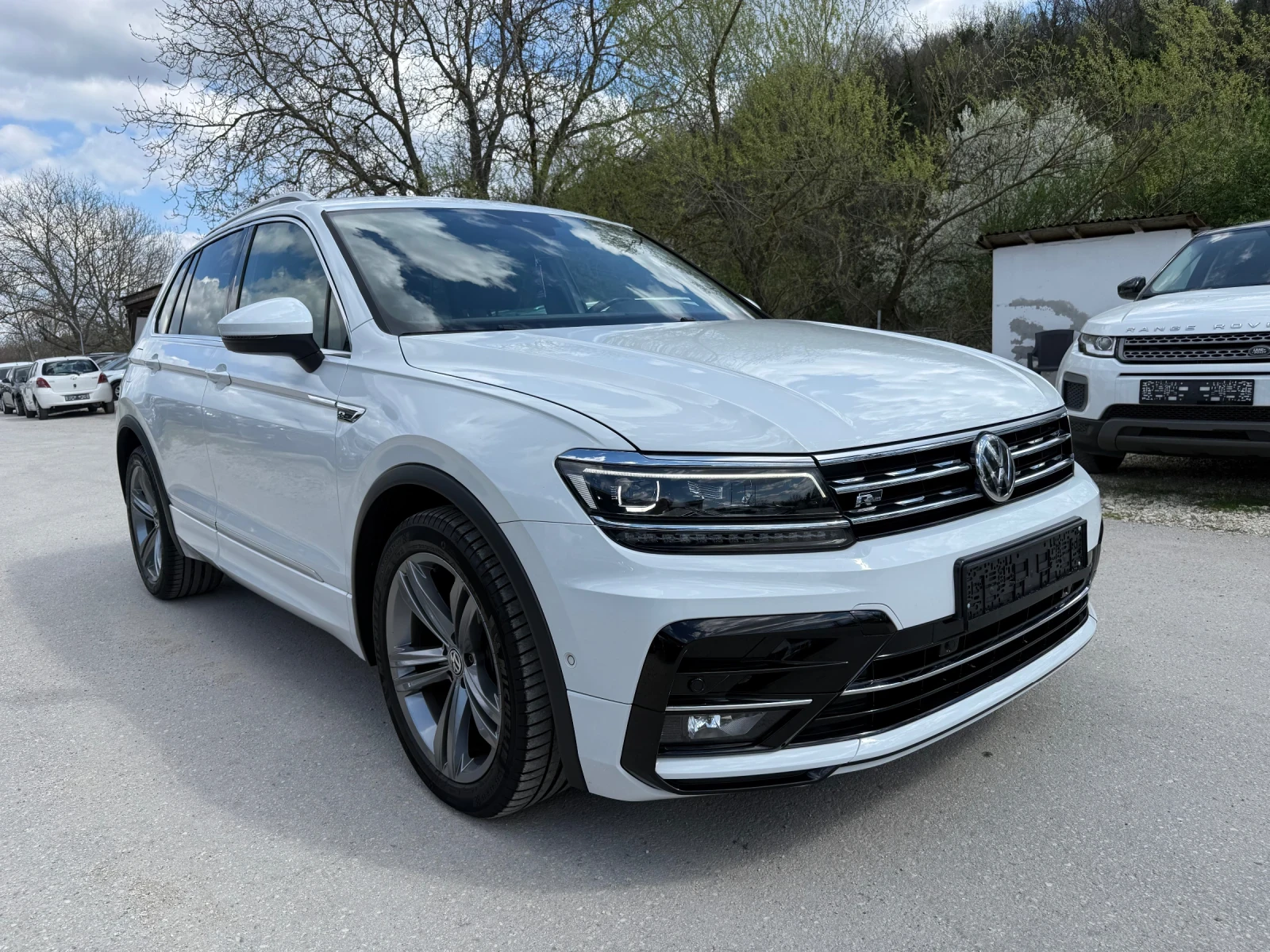 VW Tiguan 2.0TDI - 150к.с. - 4MOTION - R-LINE, снимка 2 - Автомобили и джипове - 54148443