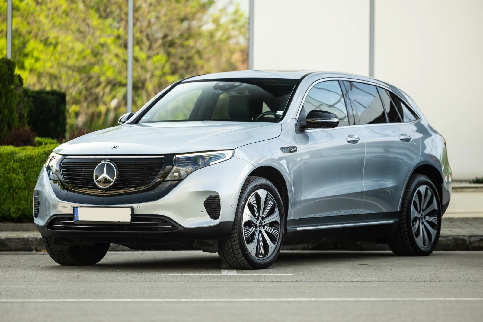 Mercedes-Benz EQC 400 HEAD-UP EDITION 1886 , снимка 2 - Автомобили и джипове - 54544397