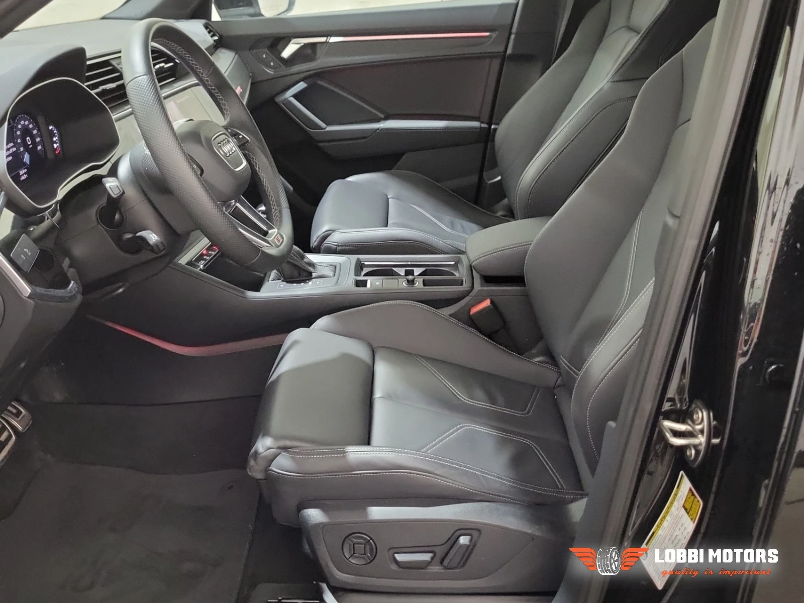 Audi Q3, снимка 5 - Автомобили и джипове - 55928432
