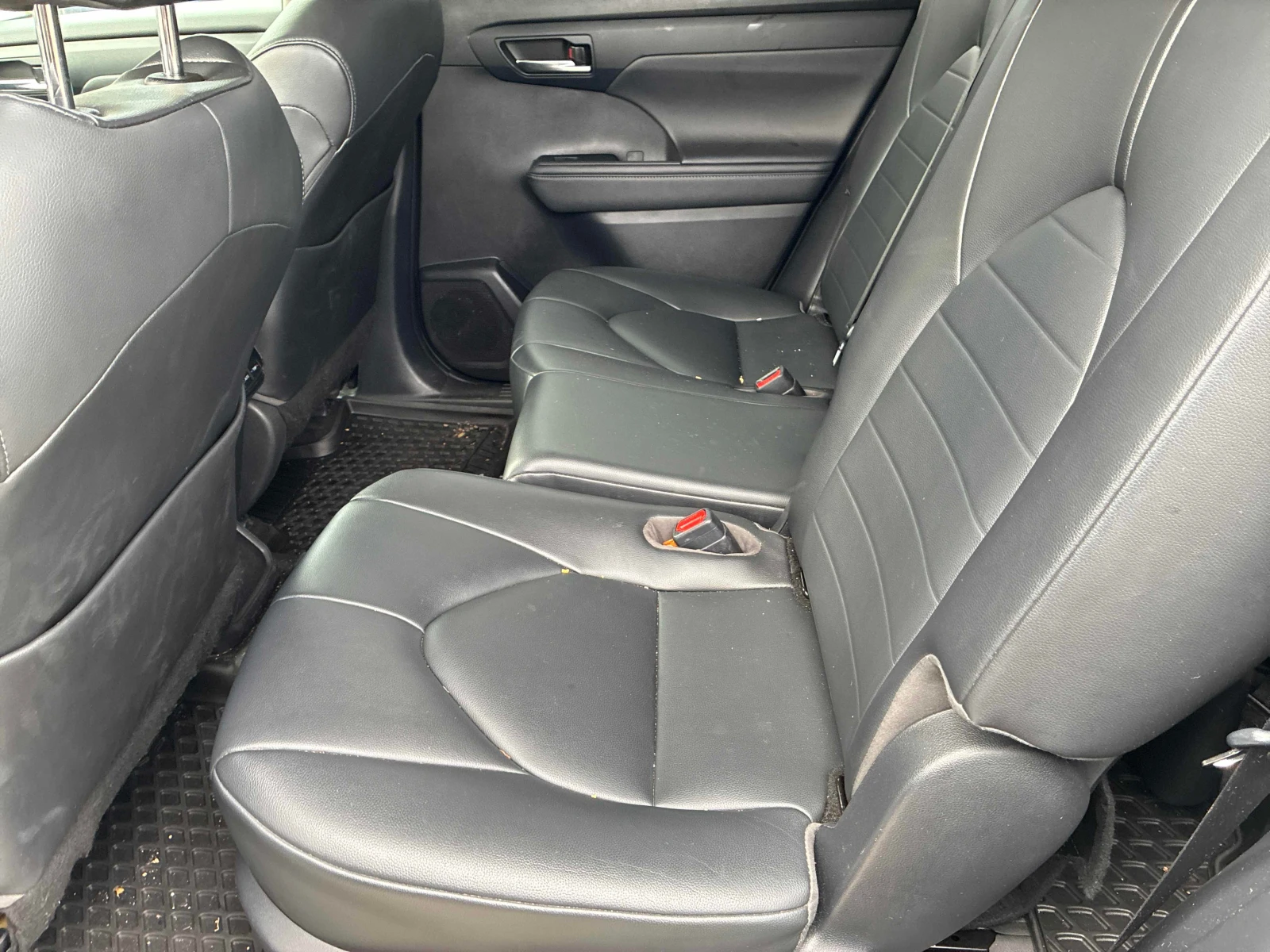 Toyota Highlander XLE/CARFAX/7 МЕСТА/КОЖА/КЛИП/, снимка 16 - Автомобили и джипове - 56113363