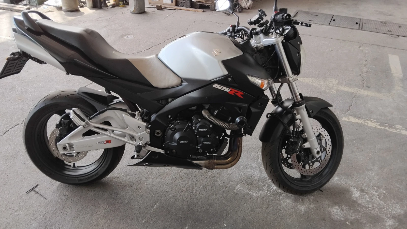 Suzuki Gsr 600, снимка 2 - Мотоциклети и мототехника - 56336057