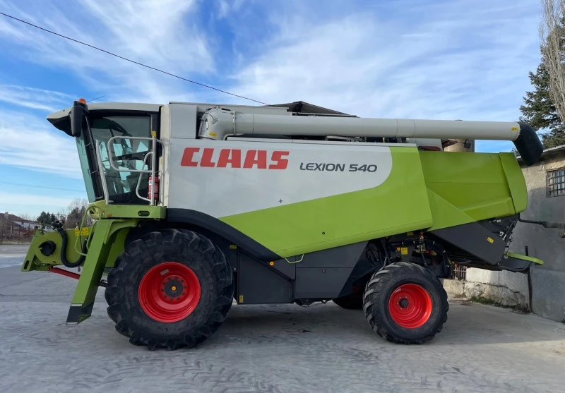 Комбайн Claas Lexion 540, снимка 1 - Селскостопанска техника - 39930322