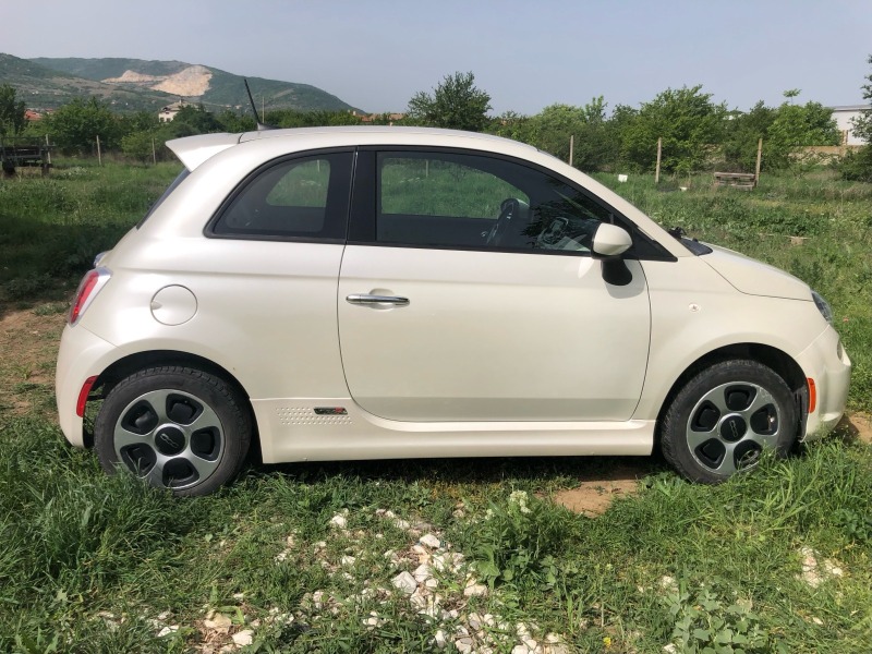 Fiat 500 e, снимка 2 - Автомобили и джипове - 46694307