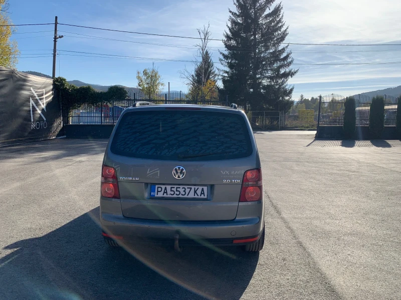 VW Touran, снимка 2 - Автомобили и джипове - 49049669