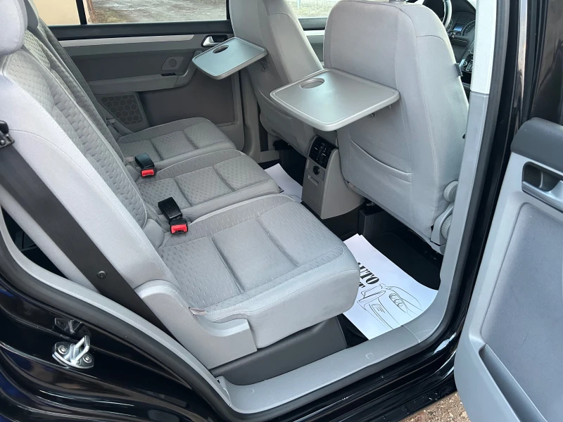 VW Touran 1.6 I ГАЗ-БЕНЗИН, снимка 13 - Автомобили и джипове - 48481750