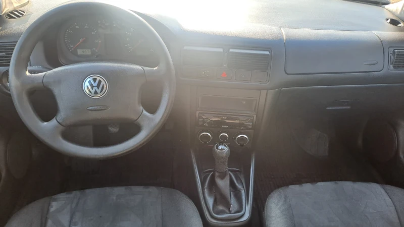 VW Golf 1.4 16v 75кс. Безплатно прехвърляне, снимка 10 - Автомобили и джипове - 49103566