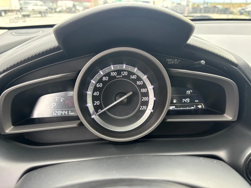 Mazda 2 ВНОС ШВЕЙЦАРИЯ АВТОМАТ 1.5 бензин Skyactiv, снимка 16 - Автомобили и джипове - 51799826