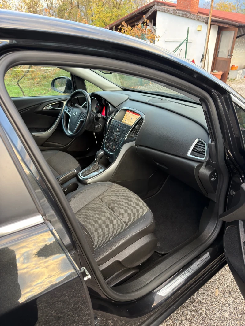 Opel Astra J 2.0 CDTI / Автомат / Навигация COSMO FACELIFT, снимка 10 - Автомобили и джипове - 52336759