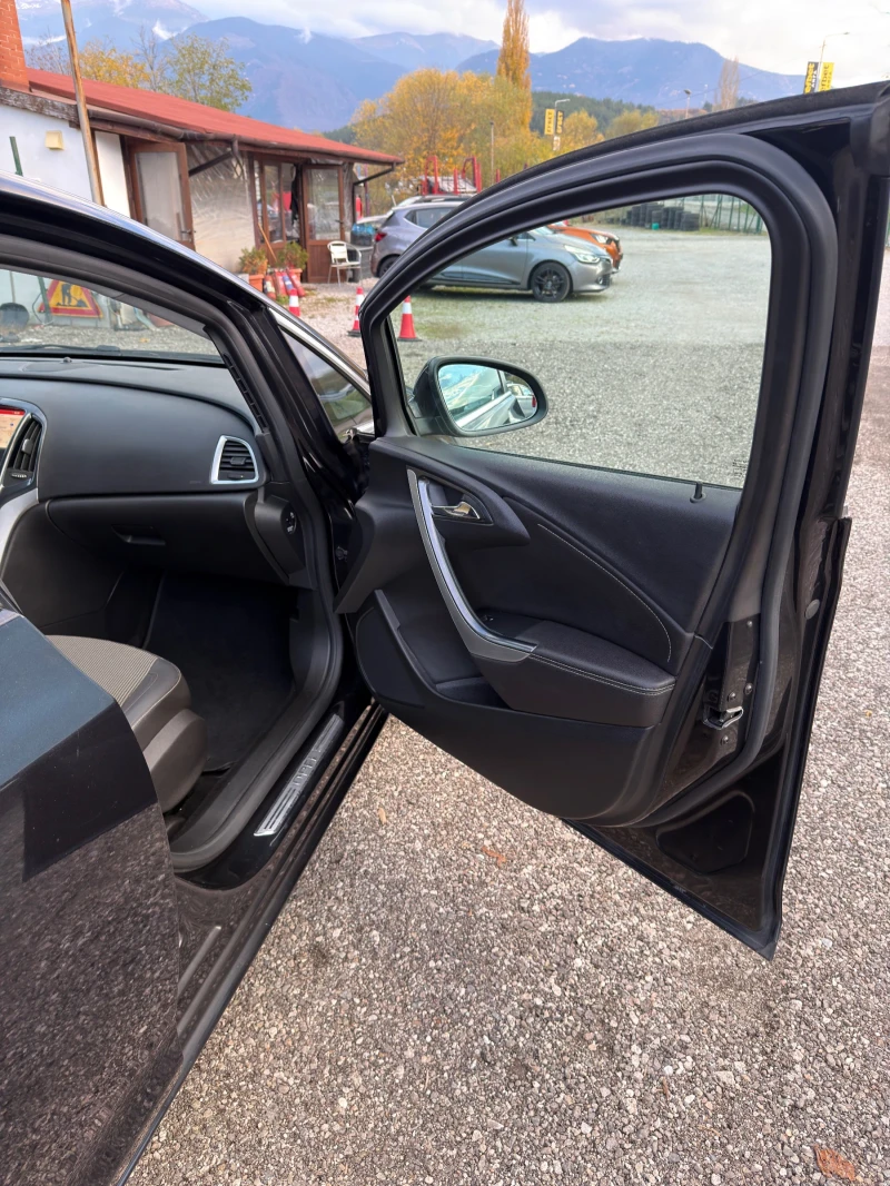 Opel Astra J 2.0 CDTI / Автомат / Навигация COSMO FACELIFT, снимка 9 - Автомобили и джипове - 52336759