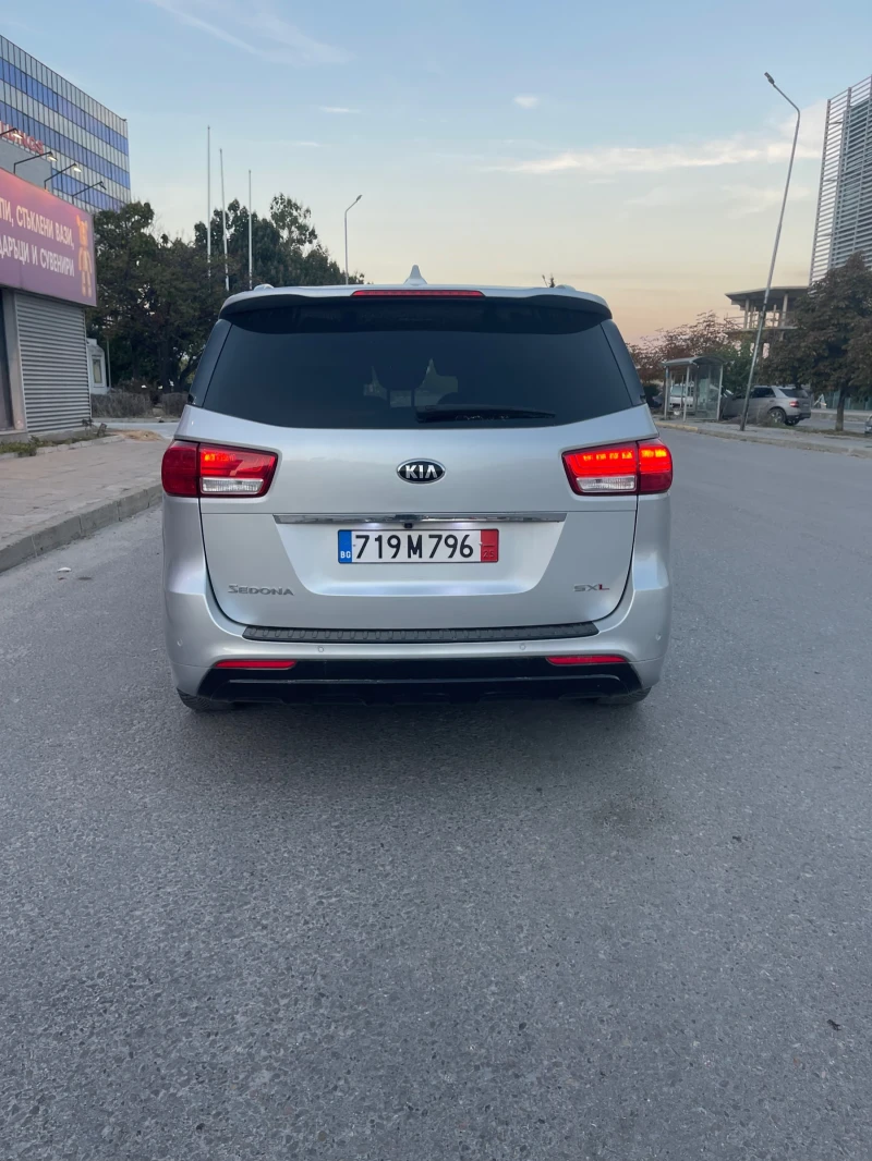 Kia Carnival, снимка 3 - Автомобили и джипове - 52343819