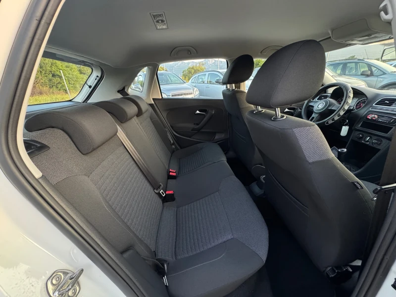 VW Polo Италия Напълно обслужен, снимка 13 - Автомобили и джипове - 53185038