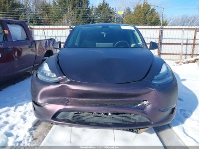 Tesla Model Y Dual-Motor, снимка 12 - Автомобили и джипове - 53894423