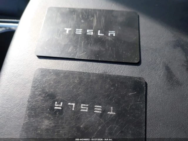 Tesla Model Y Dual-Motor, снимка 10 - Автомобили и джипове - 53894423