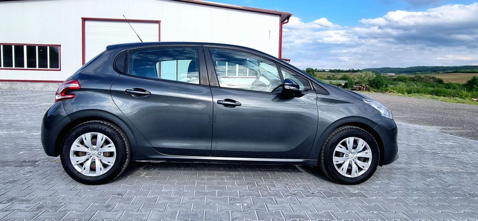 Peugeot 208 1.0i 68к.с. 57000км!!! - изображение 8