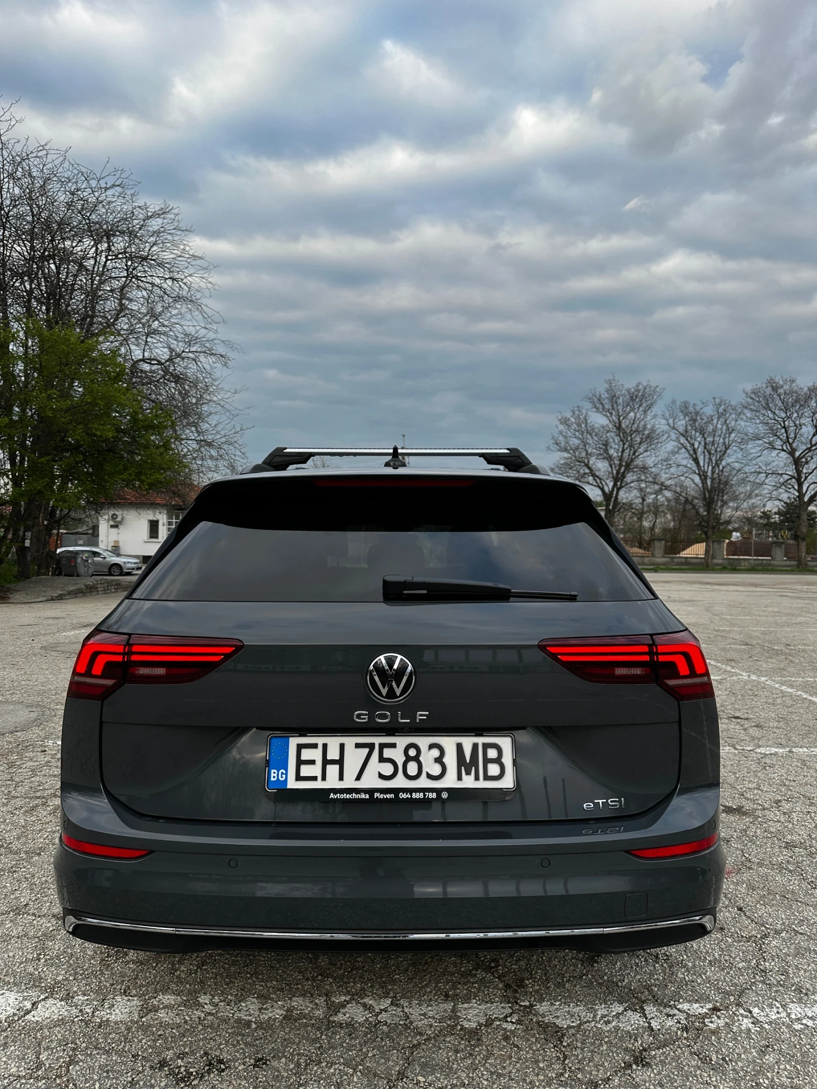 VW Golf Variant  1.5 eTSI Style DSG 150hp 48V mild hybrid - изображение 3