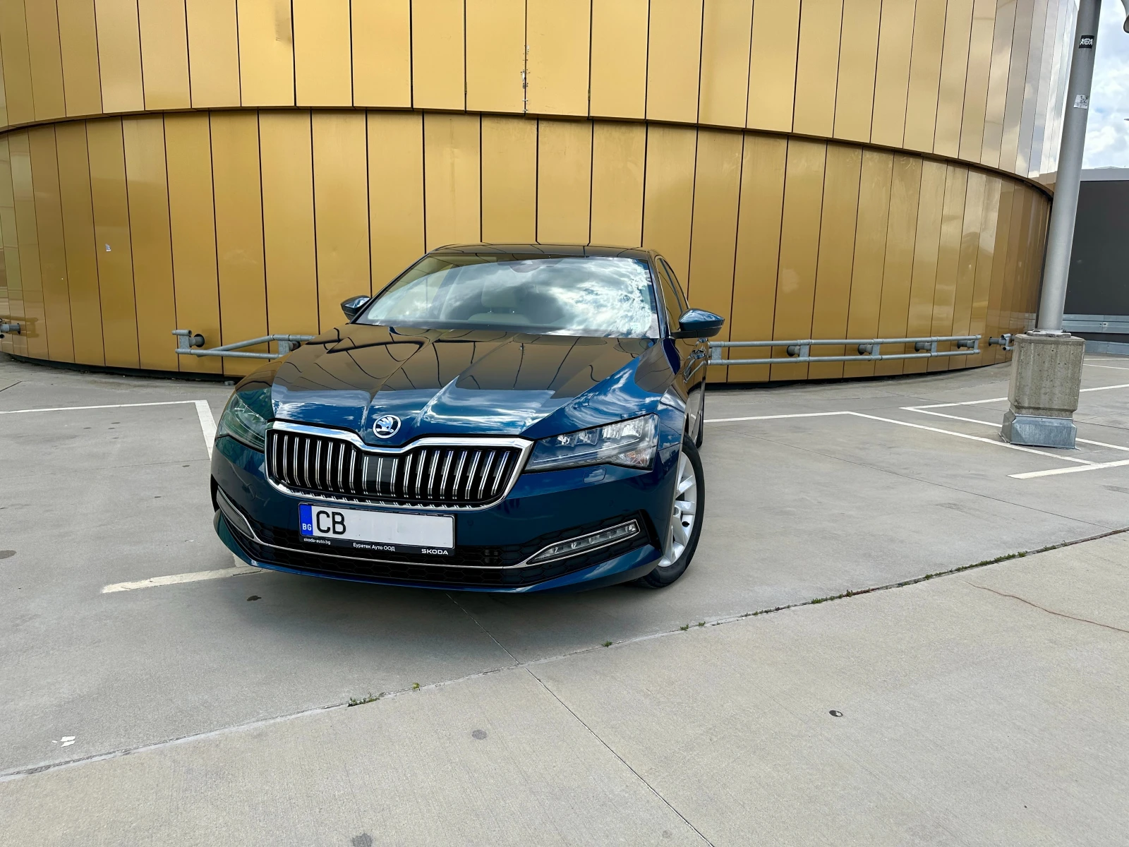 Skoda Superb 2.0 TDI 4x4 - изображение 8
