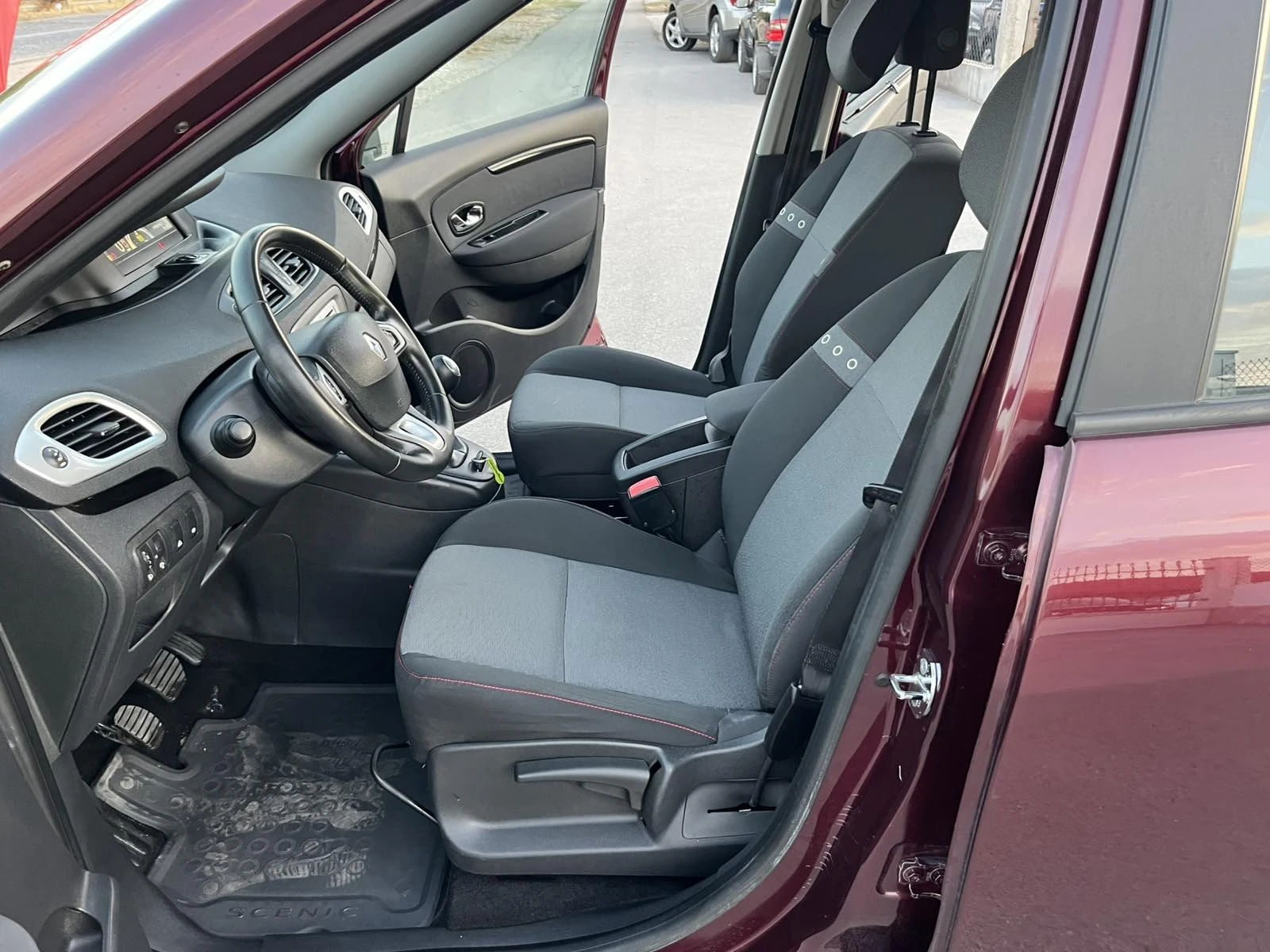 Renault Scenic 1.5DCI 110кс EURO 5 АВТОПИЛОТ КЛИМАТРОНИК - изображение 8