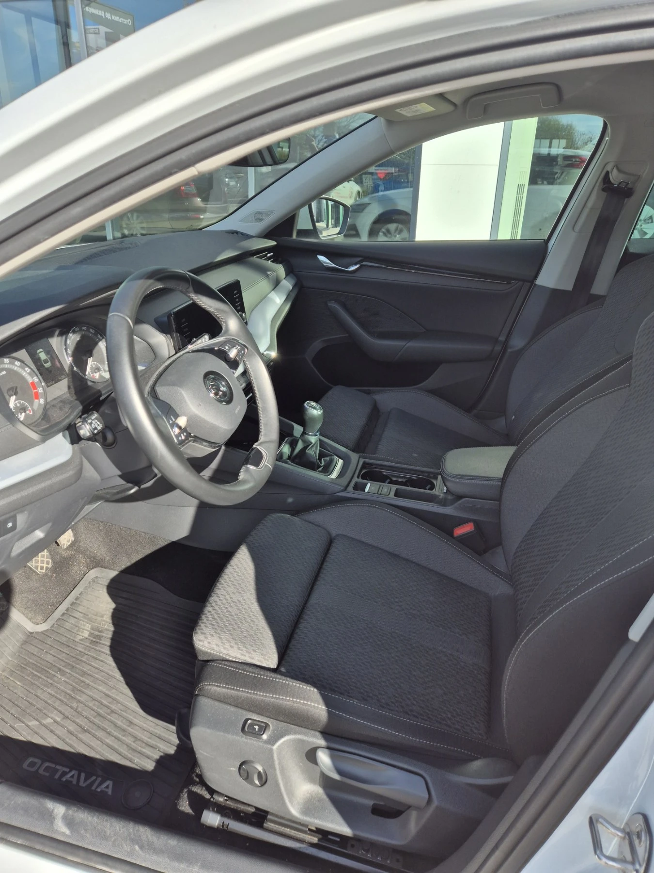 Skoda Octavia BUSINESS 2, 0 TDI 85, 00 kW 6-степенна механична - изображение 5