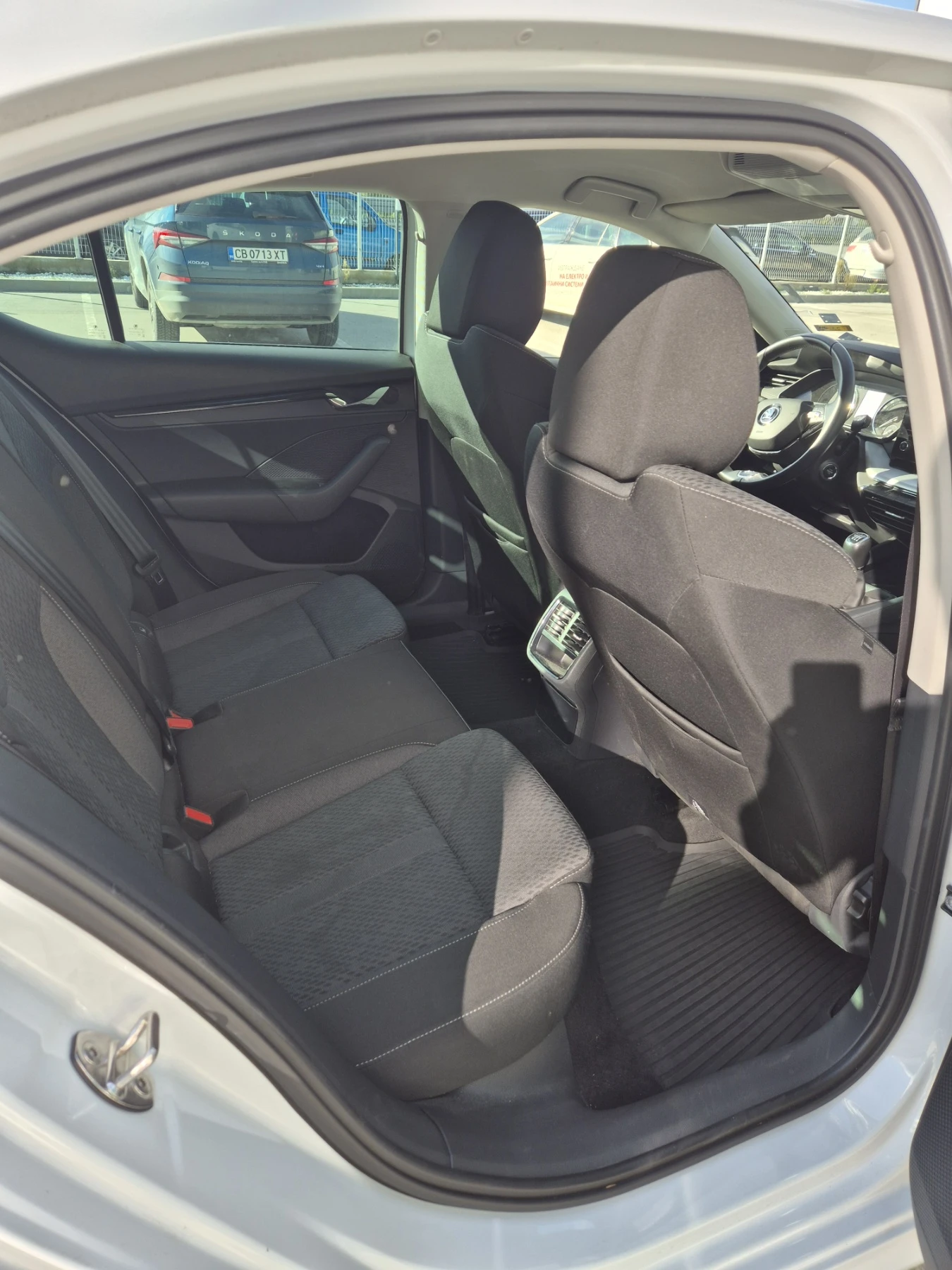 Skoda Octavia BUSINESS 2, 0 TDI 85, 00 kW 6-степенна механична - изображение 6