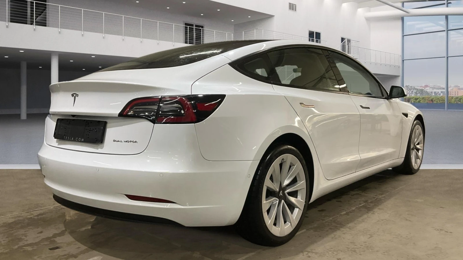 Tesla Model 3 Long Range AWD - изображение 3