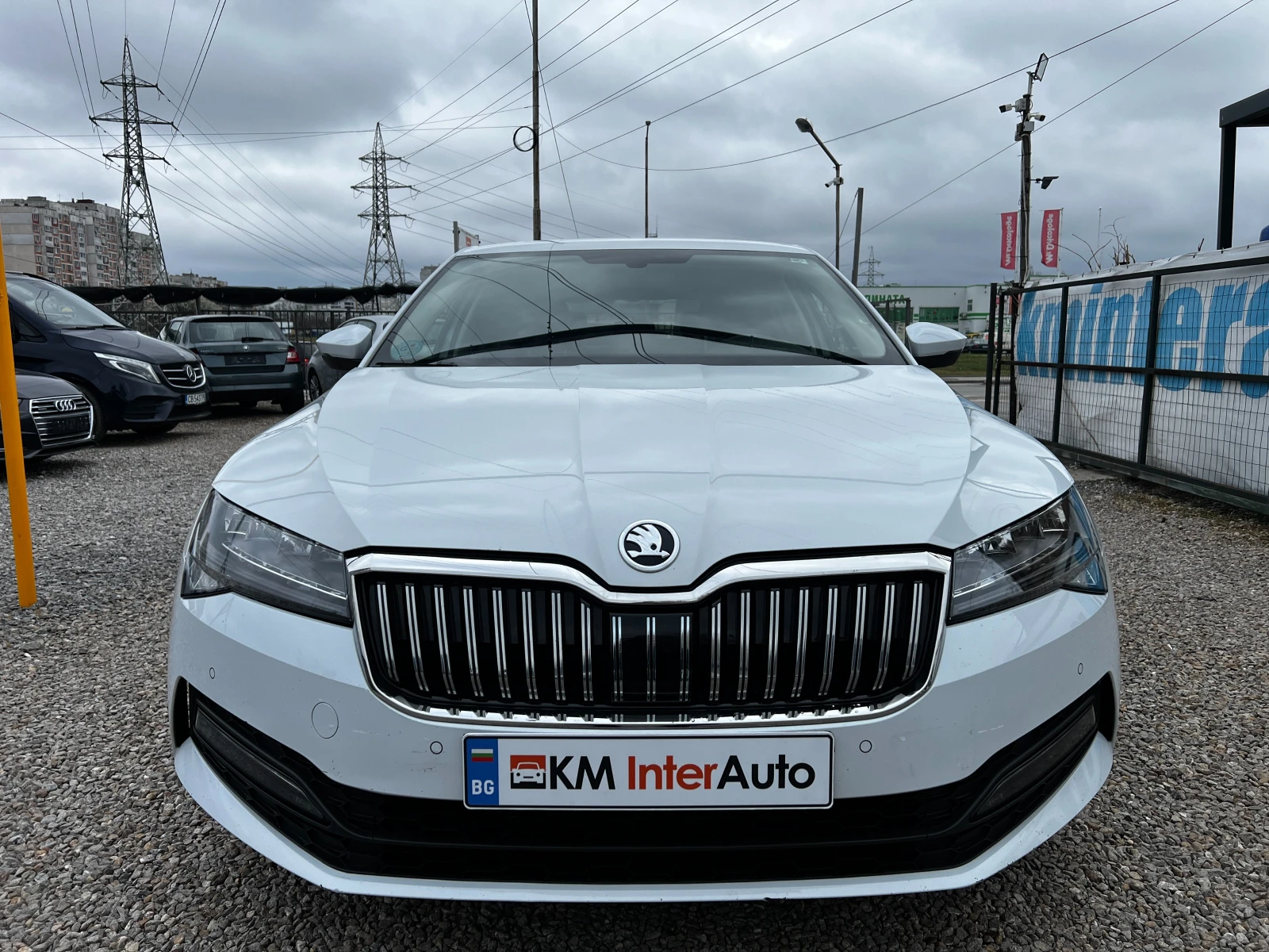 Skoda Superb 2.0TDI-150к.с./AUT/NAVI/CAR PLAY/ТЕГЛИЧ/КАМЕРА, снимка 2 - Автомобили и джипове - 54031673
