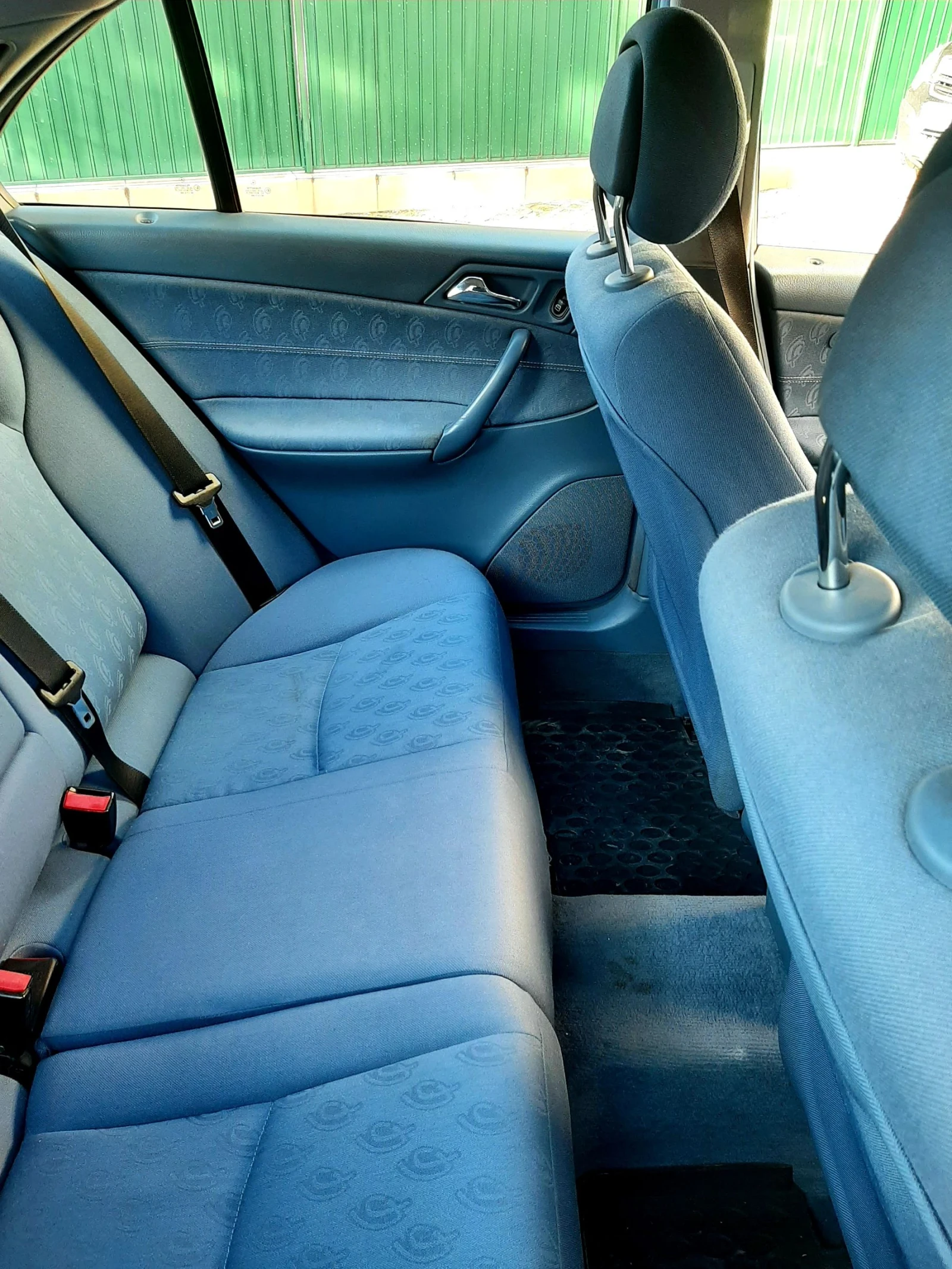 Mercedes-Benz C 200, снимка 8 - Автомобили и джипове - 54126166