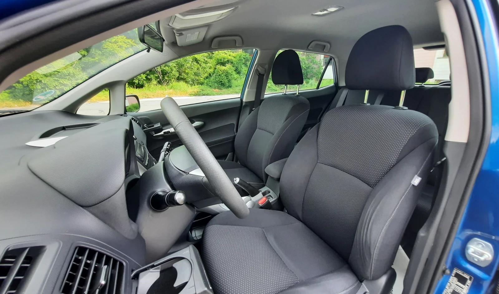 Toyota Auris 1.33VVTI Facelift, снимка 15 - Автомобили и джипове - 54768955