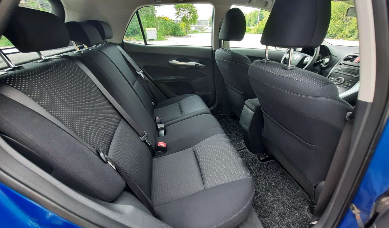 Toyota Auris 1.33VVTI Facelift, снимка 14 - Автомобили и джипове - 54768955