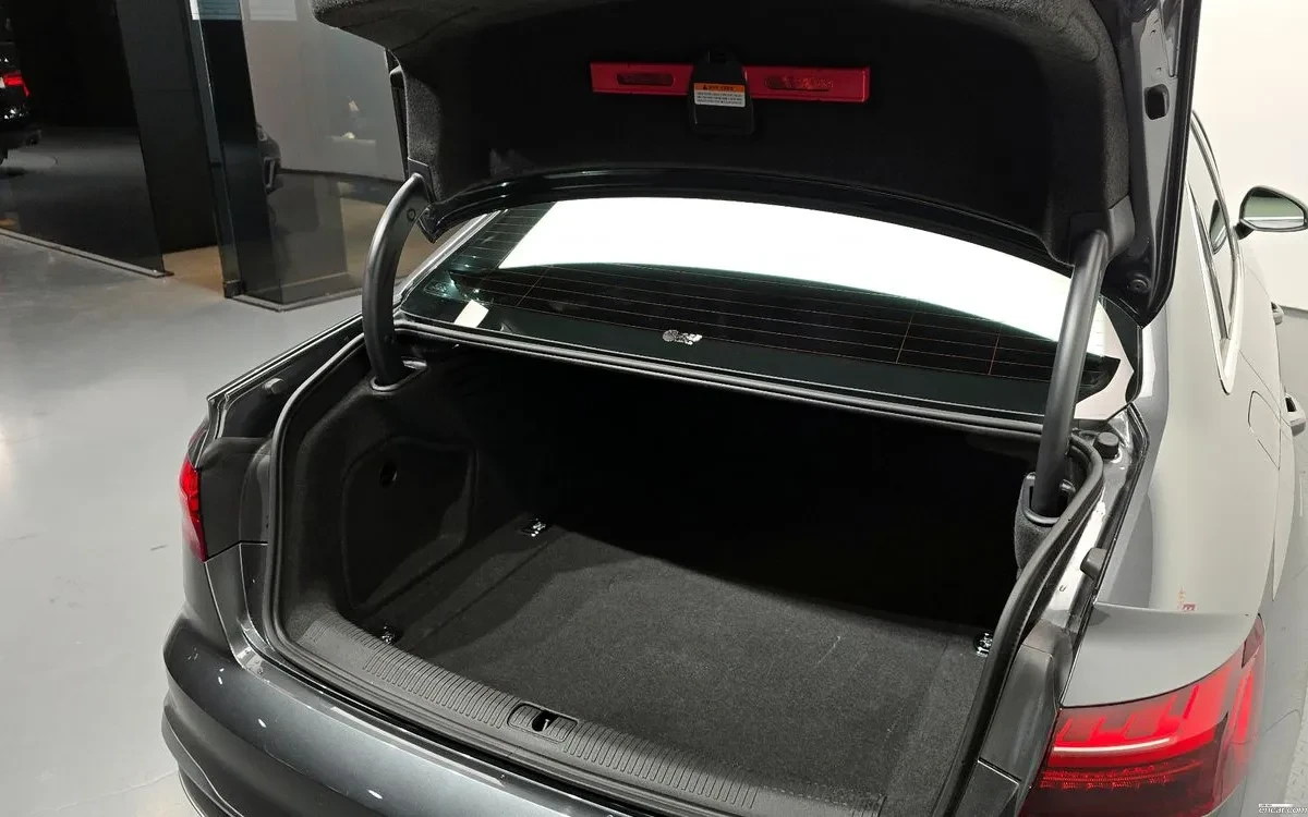 Audi A4 35 TDI PREMIUM, снимка 17 - Автомобили и джипове - 55507380