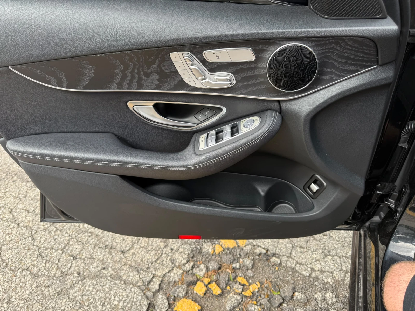Mercedes-Benz C 300 AMG - Package , снимка 12 - Автомобили и джипове - 56060091