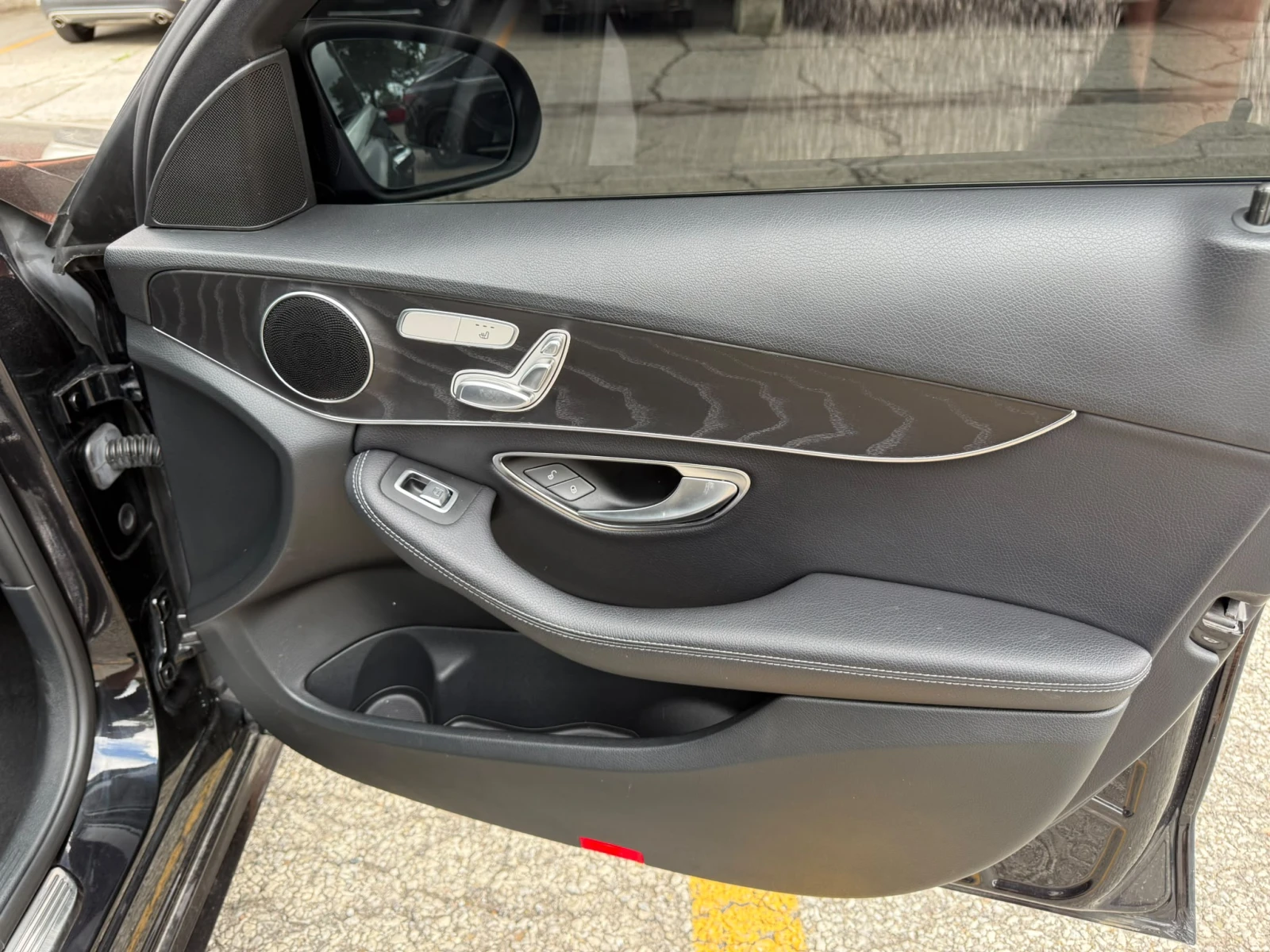 Mercedes-Benz C 300 AMG - Package , снимка 11 - Автомобили и джипове - 56060091