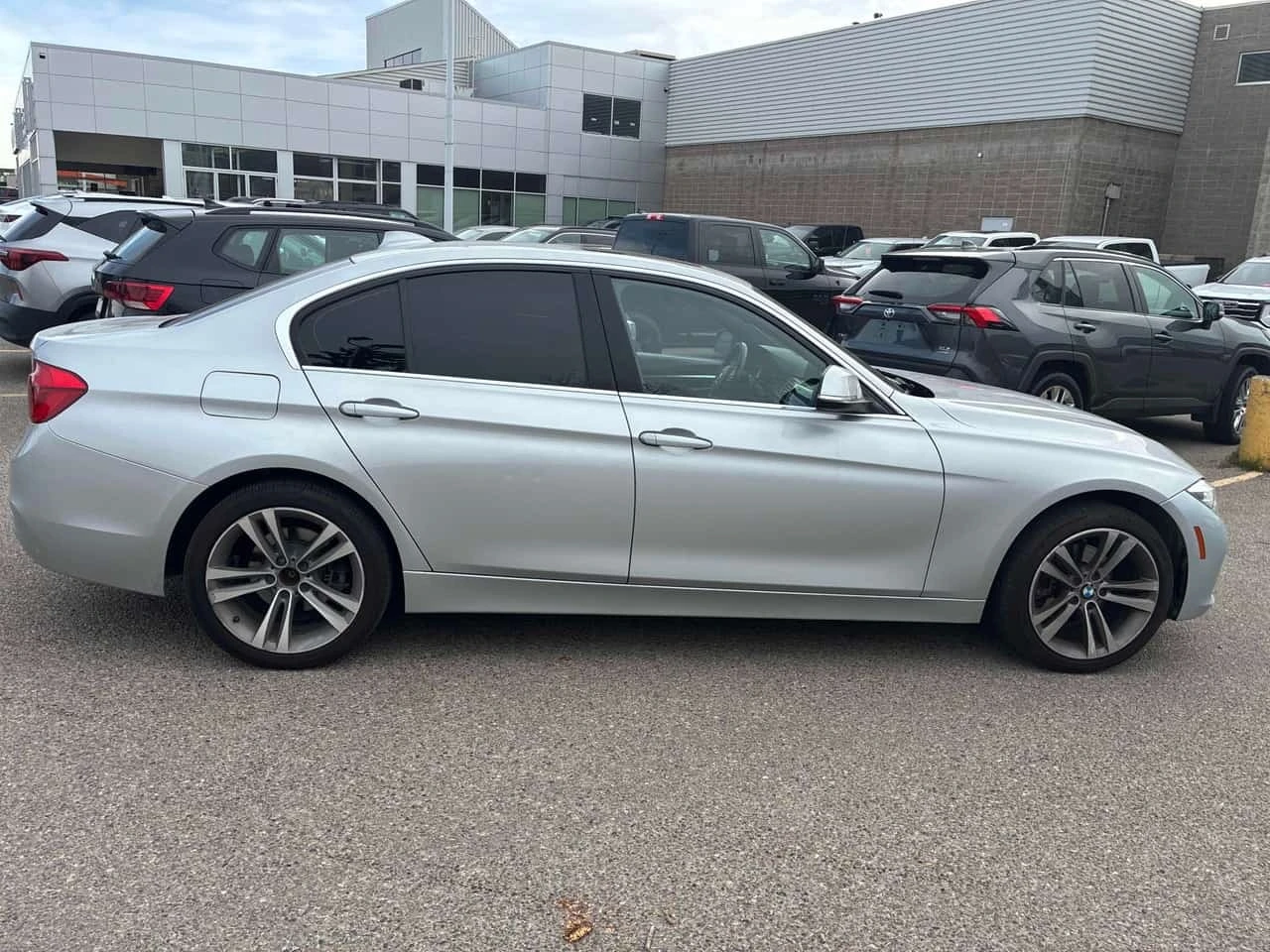 BMW 330 * 330i xDrive * CARFAX * ���� �� �� | Mobile.bg � ����������� 4