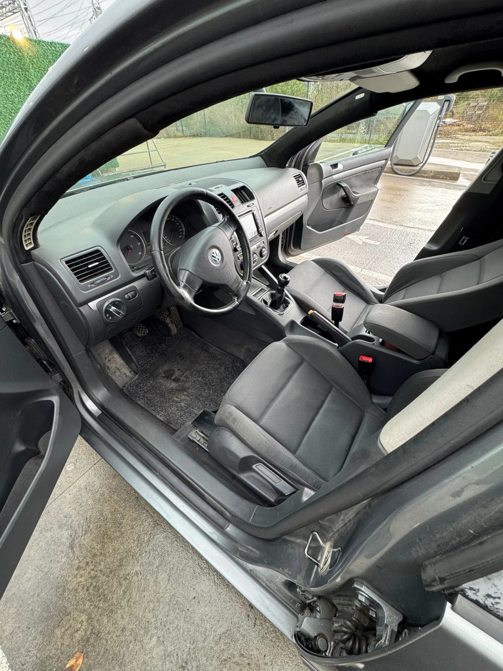 VW Golf 5, снимка 7 - Автомобили и джипове - 56721476