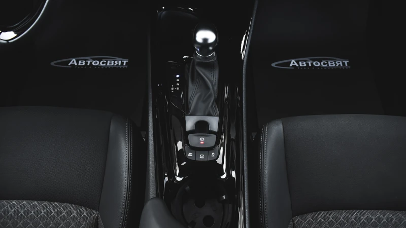 Toyota C-HR 2.0 Hybrid Club Automatic, снимка 14 - Автомобили и джипове - 51823951